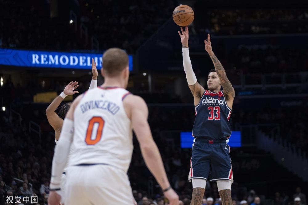 在赛场外还 在赛场外还